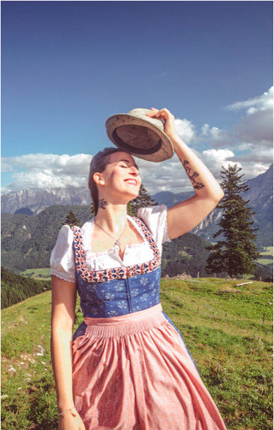 Tradition - Lena Hoschek