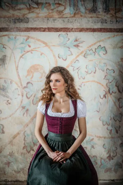 Doris Dirndl one color - Dirndl