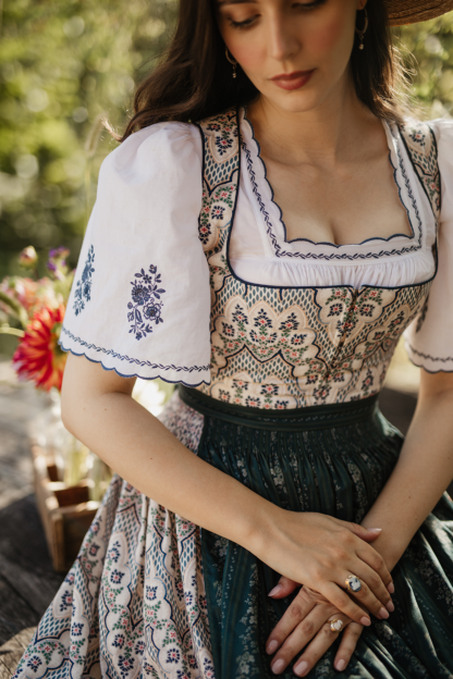 Elisabeth Dirndl one color - Alle Produkte