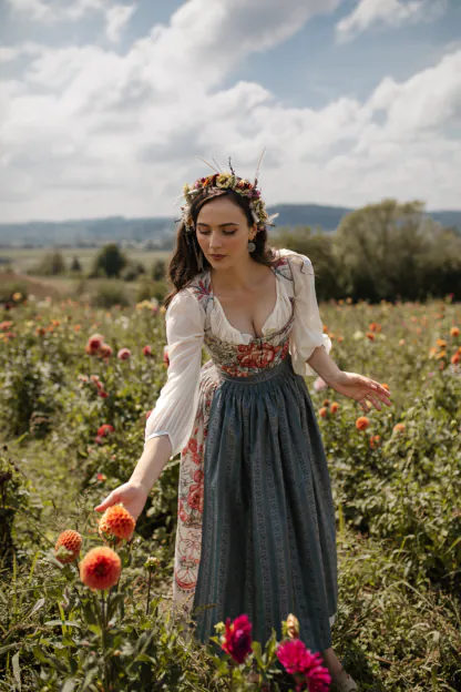 Marlene Dirndl one color - Dirndl