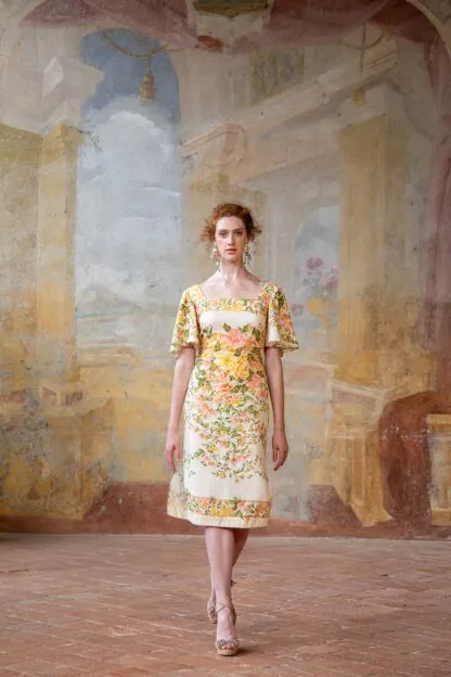 Giovanna Kleid sfondo di rose - Kleider