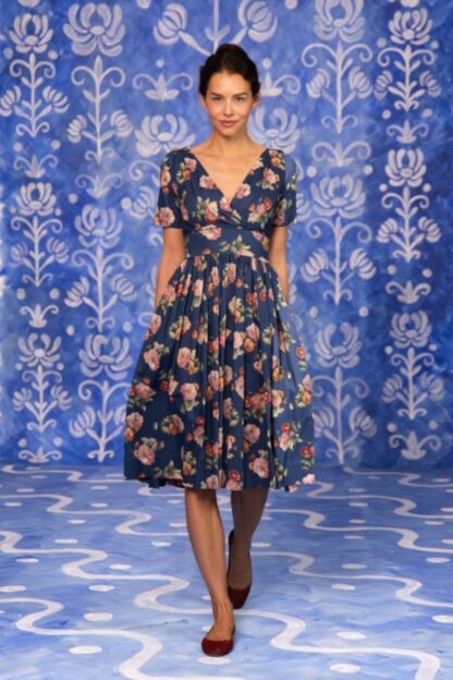 Marina Kleid midnight bloom - Tradition