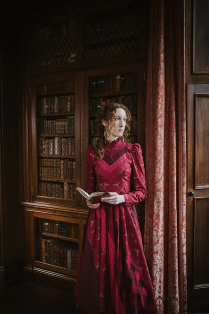 Vanderbilt Dress shades of crimson - Dresses