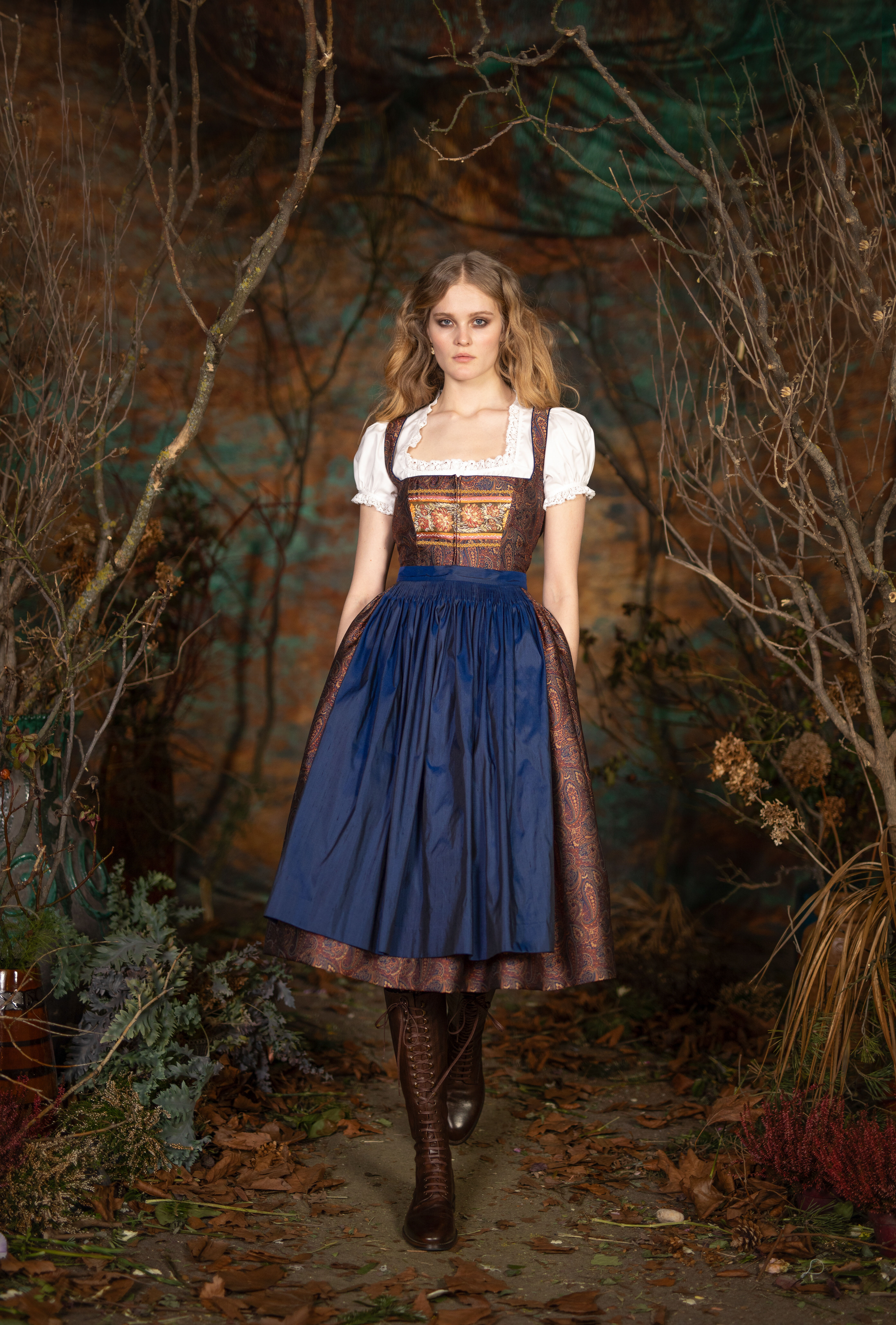 dirndl_alice_lapis_dirndl_blou